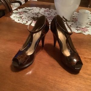 Carlos Santana 4inch heels in brown size 8 1/2